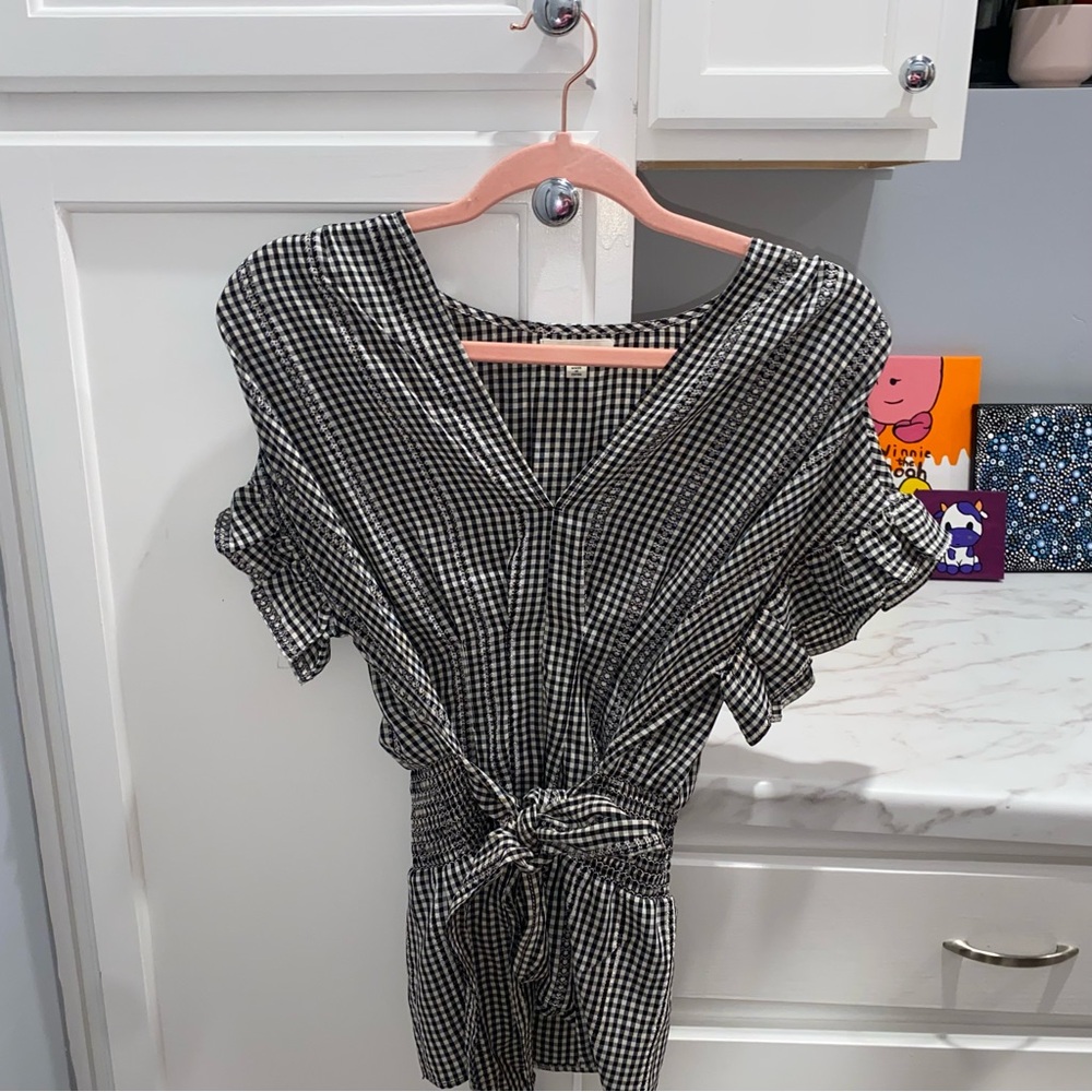 Black & White Detailed Top! :)